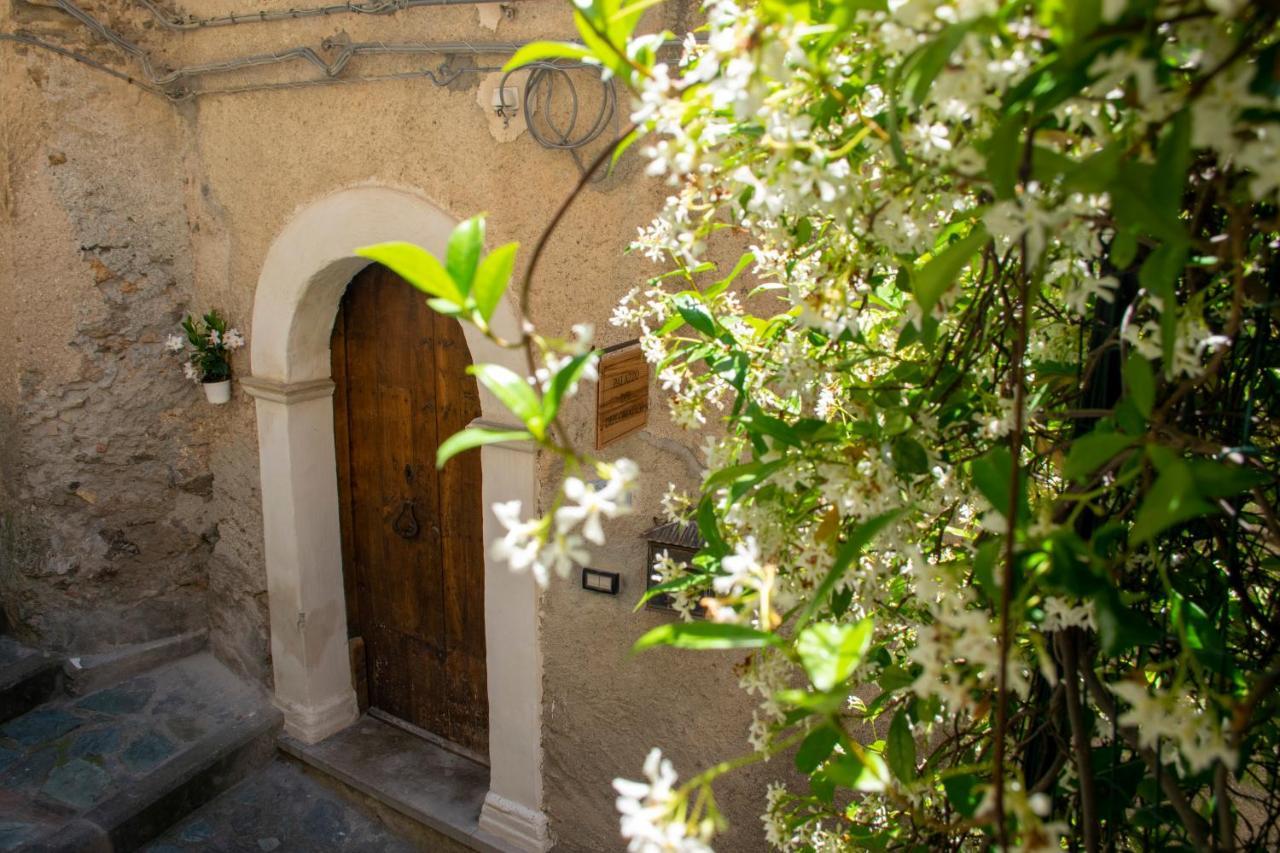 Palazzo Del Diplomatico Vila Belmonte Calabro Exterior foto