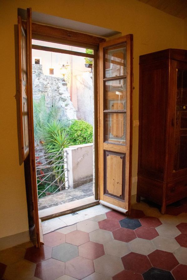 Palazzo Del Diplomatico Vila Belmonte Calabro Exterior foto